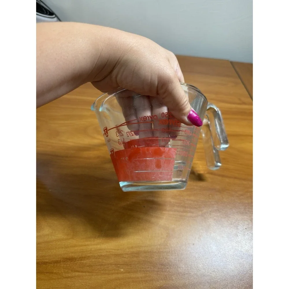 Pyrex VTG Set of 2 Reverse-Read Red Letter  1 C & 2 C Measuring Cups  J Handles
